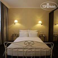 Redline Hotel