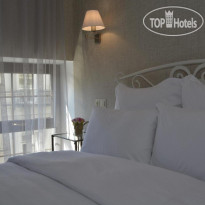 Redline Hotel