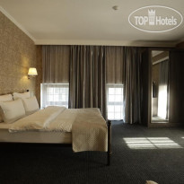 Redline Hotel