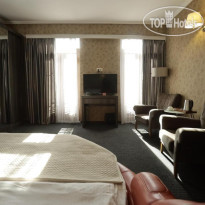 Redline Hotel