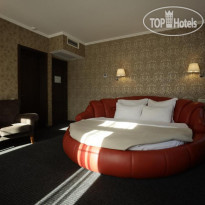 Redline Hotel