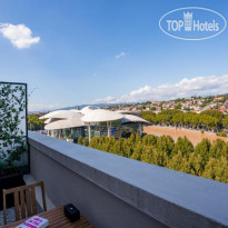 Zorba & Bond Boutique Hotel on the 8TH 