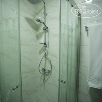 Hotel&Cafe Batus Shower