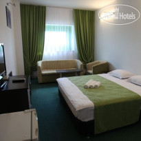Airport Hotel 