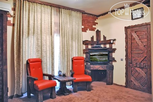 Новые добавленные фото туристов Fawlty Towers 3*