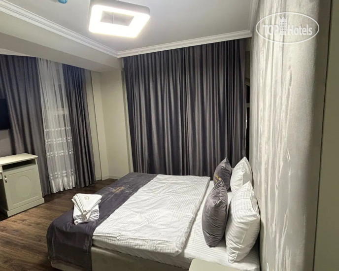 Parliament Hotel & Restaurant