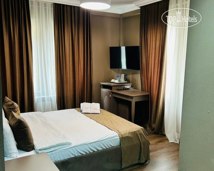 Parliament Hotel & Restaurant