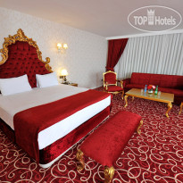 Deluxe Hotel