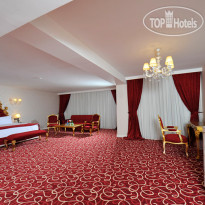Deluxe Hotel