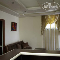 Golden Eagle Guesthouse Люкс с 2 спальнями