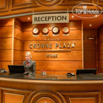 Crowne Plaza Minsk Стойка Ресепшн