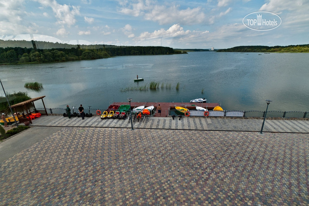 Робинсон клуб на минском море. Минское море Ратомка. Ратомка Беларусь загородный комплекс. Robinson Минск пляж. Отели на Минском море.