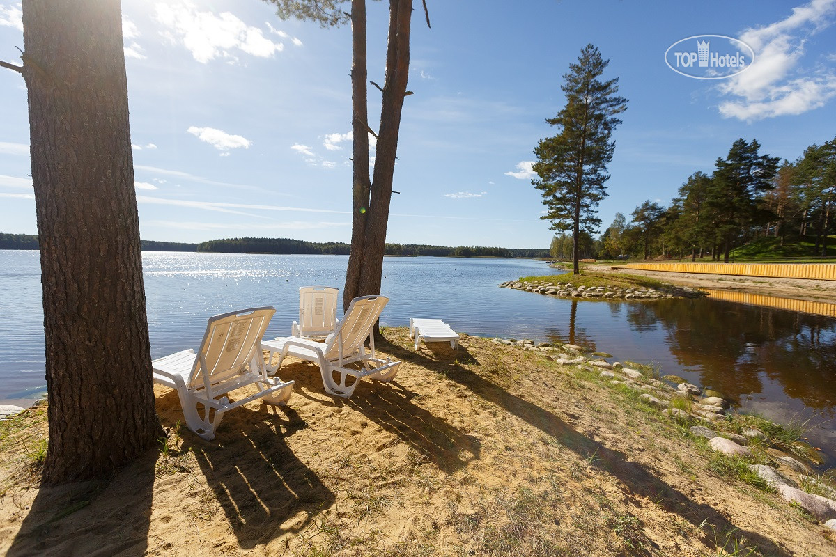 Озеро нарочь беларусь санаторий. Пляж санатория юность. Санаторий озёрный гродненская. Белоруссия отели с пляжем. Белоруссия отели с пляжем.