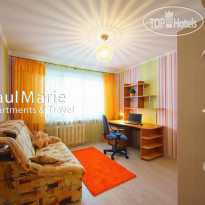 Apartment on Naberezhnaya 25 PaulMarie вторая спальня, рабочий стол