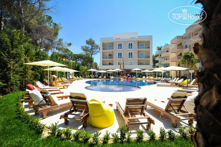 Фотографии отеля  Sandy Beach Resort 4*