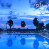 Tropikal Beach Resort 