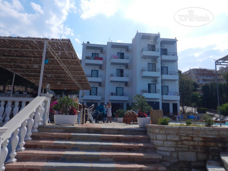 La Perla Hotel