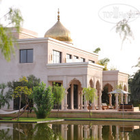 Palais Namaskar