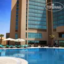 Erbil Rotana Aquarius pool bar & terrace