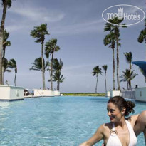 Condado Lagoon Villas at Caribe Hilton Бассейн