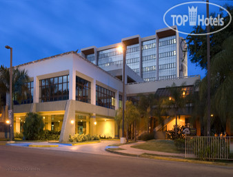 Фотографии отеля  Howard Johnson Centro Cardiovascular San Juan 2*