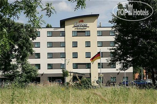Фотографии отеля  Express by Holiday Inn Cologne Muelheim 3*