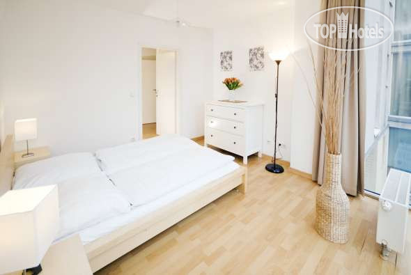 New photos from tourists Ota-Berlin Apartments Berlin Wall (Gartenstrasse)