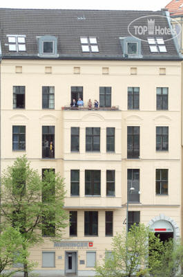 Фото Meininger Hotel Berlin Tempelhofer Ufer
