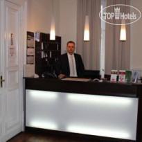 Upper Room Hotel Kurfurstendamm Стойка регистрации