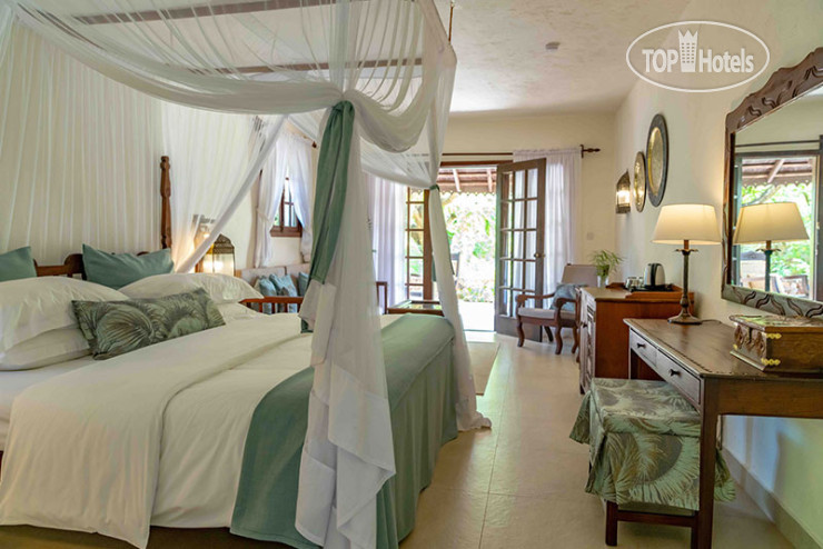 Breezes Beach Club & SPA