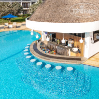 Turaco Nungwi Resort, a Tribute Portfolio hotel Swim-up bar