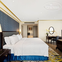 Dolce by Wyndham Hanoi Golden Lake Deluxe Corner Suite, 1 Living 