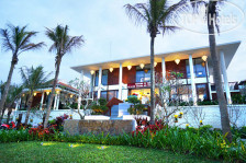 Vinh Hung Emerald Resort 3*