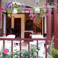 Nhi Trung Hotel 