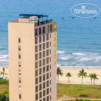 Mangata Beachfront Hotel Danang 