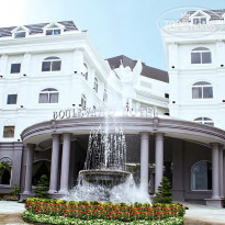 Boulevard Hotel 