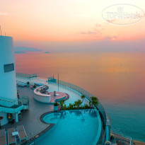 Бассейн с солёной водой и стеклянным дном на 40-м этаже в The Empyrean Nha Trang 5*