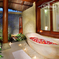 MerPerle Hon Tam Resort Bathroom