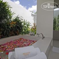 Azerai Ke Ga Bay Princess Villa bathroom