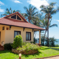 Golden Coast Resort & Spa Bungalow beach front