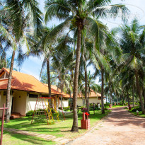 Golden Coast Resort & Spa garden of Golden Coast Resort 