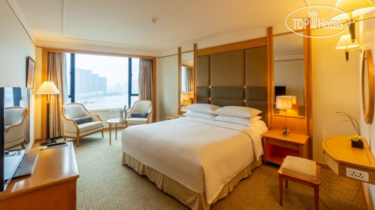 Renaissance Riverside Hotel Saigon