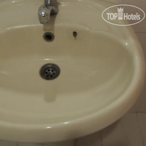 Phung Long Hotel 