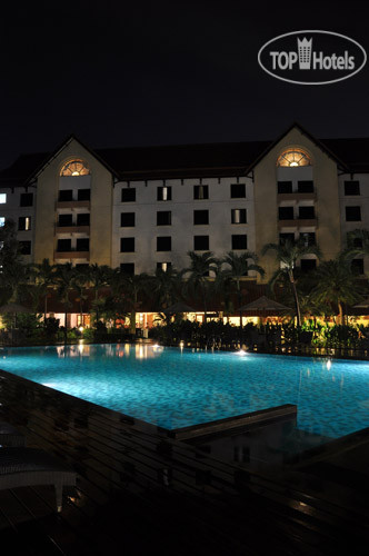 Фотографии отеля  Hotel Santika Cirebon 3*