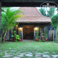 Astuti Gallery & Homestay 