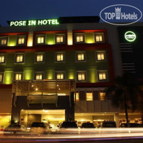 Pose In Hotel Solo 