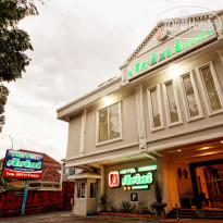 Arini Hotel 