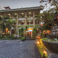 Tirtha Inn Pondok Anyar Отель