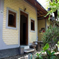 Dana Guesthouse Bali 