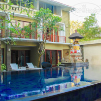 Transera Kamini Legian Hotel 